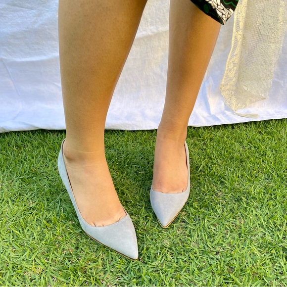 Manolo Blahnik BB Pointed Toe 50mm Kitten Heel Pump in Grey Suede - Picture 4 of 13
